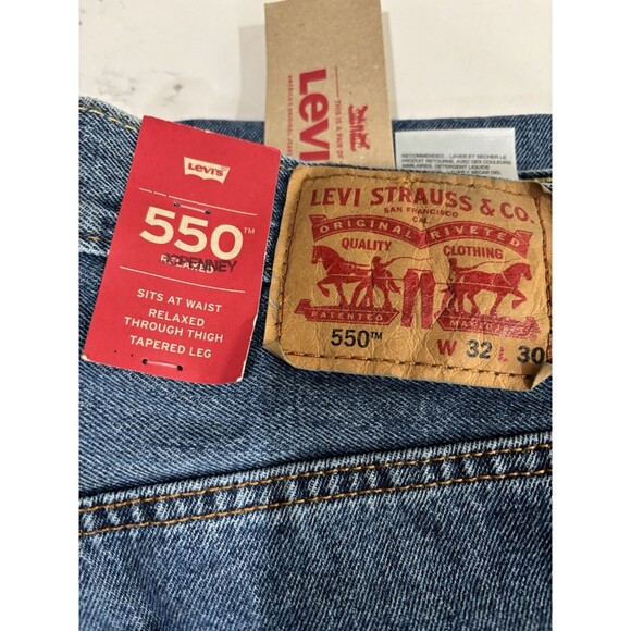 NWT Levi's 505 Men's Jeans 32x30 Regular Fit Straight Leg Stretch - Picture 1 of 4